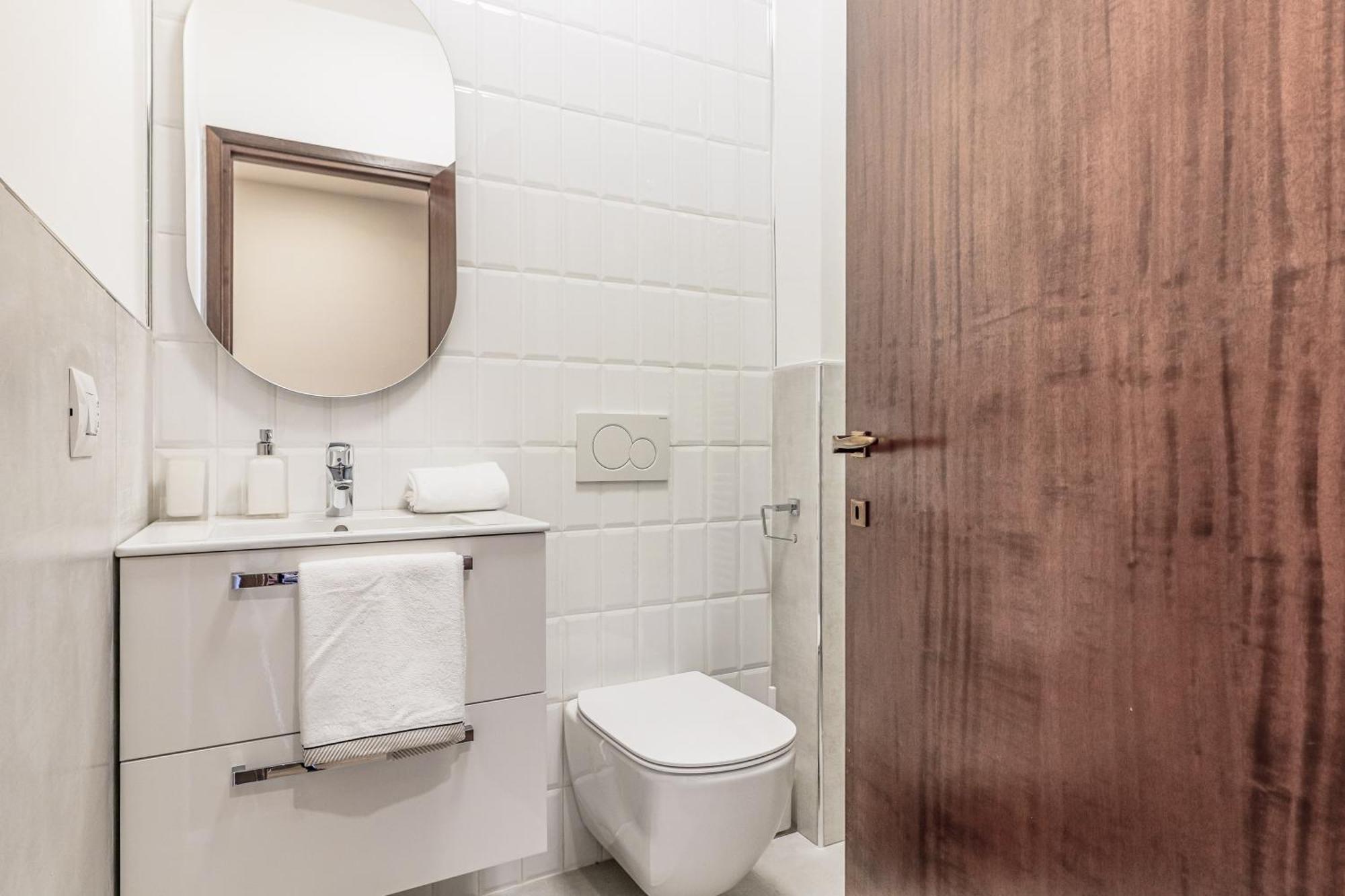 Stunning View Lakeside Apartment - Larihome A11 Gravedona Esterno foto