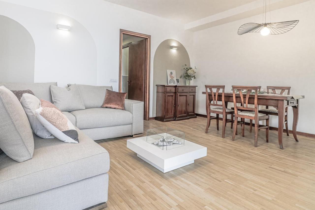 Stunning View Lakeside Apartment - Larihome A11 Gravedona Esterno foto
