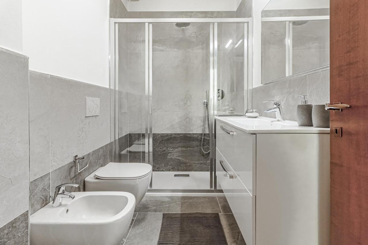 Stunning View Lakeside Apartment - Larihome A11 Gravedona Esterno foto